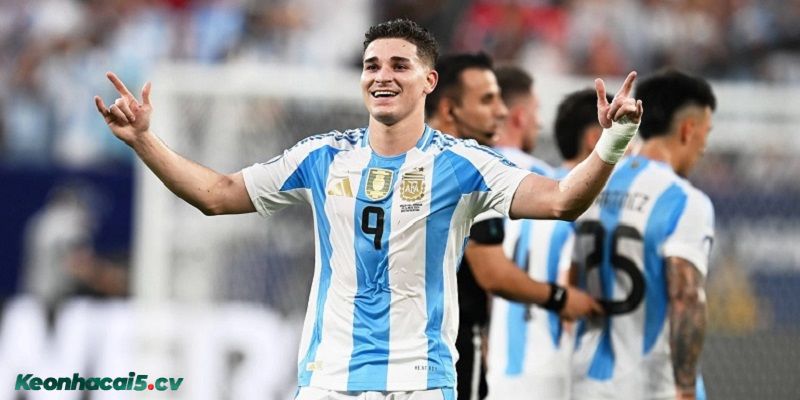 Sự vắng mặt của Enzo Fernandez được xem là mất mát lớn nhất ở tuyến giữa Sự vắng mặt của Enzo Fernandez được xem là mất mát lớn nhất ở tuyến giữa